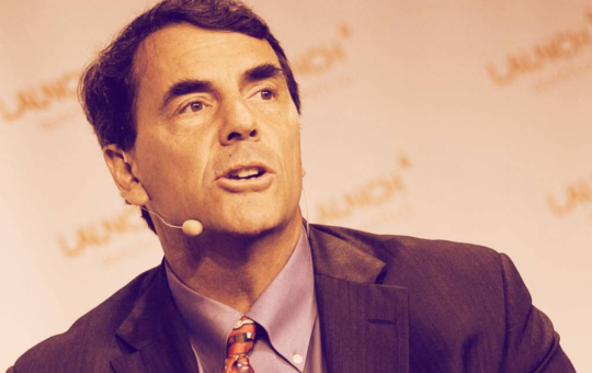 Billionaire Tim Draper's Bitcoin Pitch to Sri Lanka Falls Flat: 'We Don't Accept'