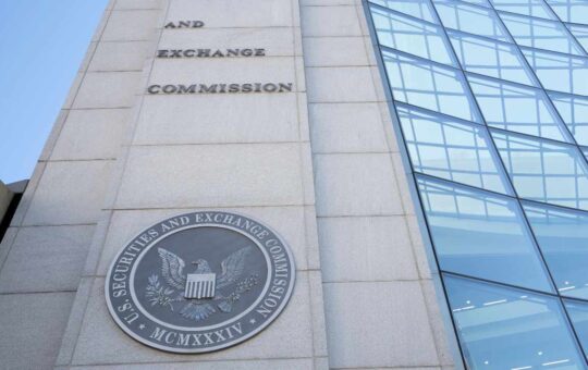 SEC’s Enforcement Chief Steps Down After Leading Over 100 Crypto Enforcement Actions