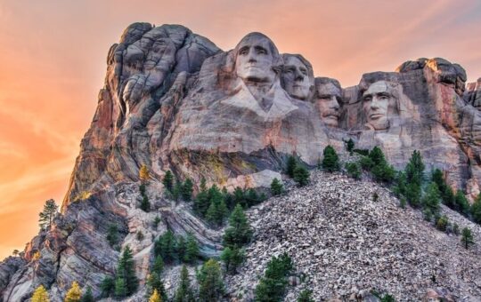 South Dakota Follows Montana's Lead, Throws Water on Bitcoin Reserve Plans