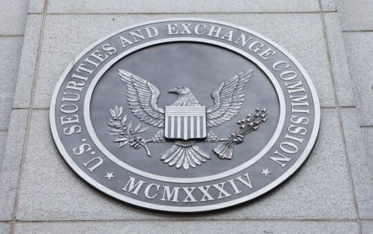 72 Crypto ETF Filings Await SEC Approval Amid Historic Regulatory Shift