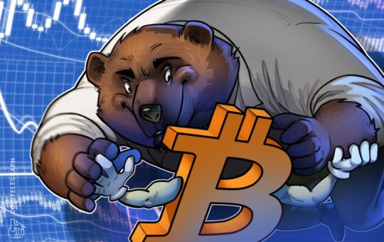Bitcoin bearish divergence threatens price drop below $100K